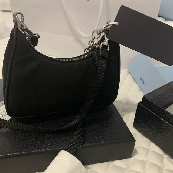 New Prada Re-Edition nylon mini shoulder bag - Picture 3 of 9